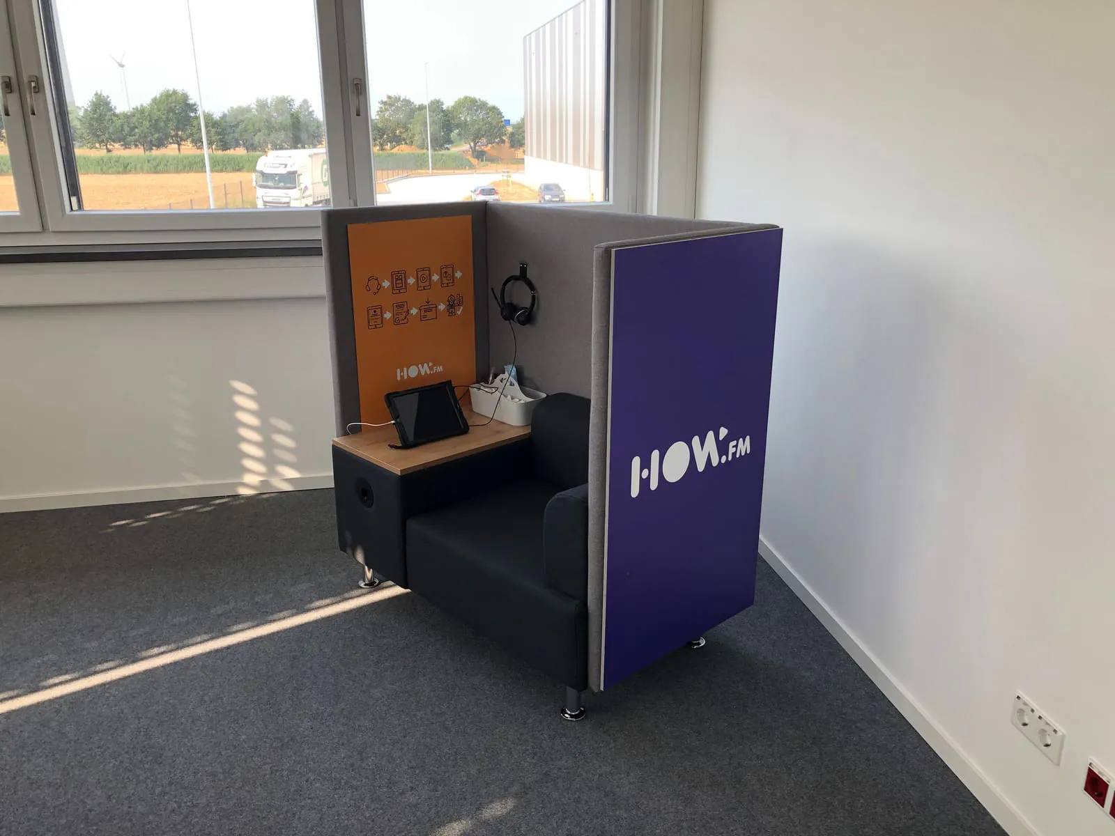 The dedicated how.fm training booth at Bohnen Logistik