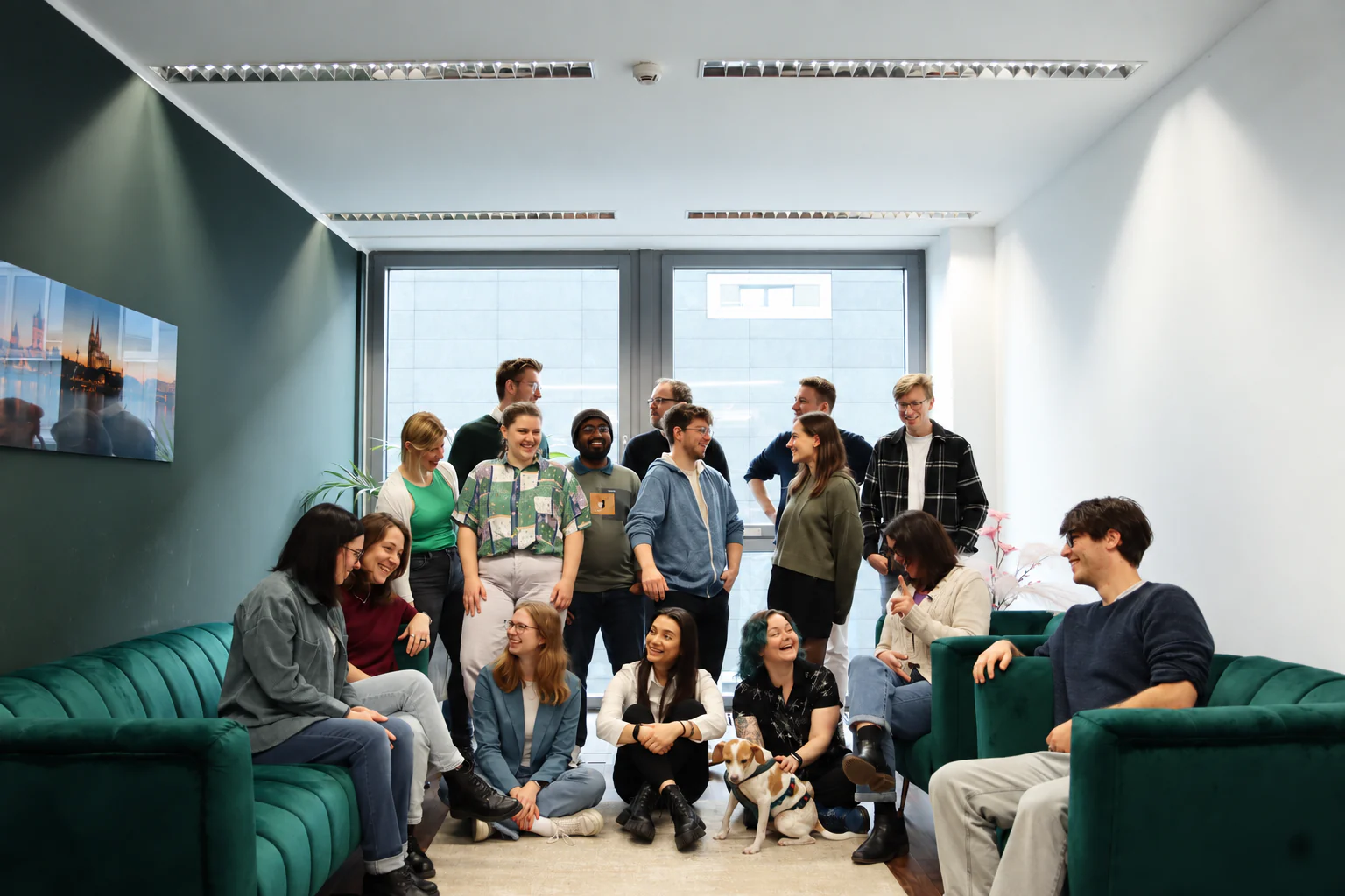 The how.fm team together in the Cologne office