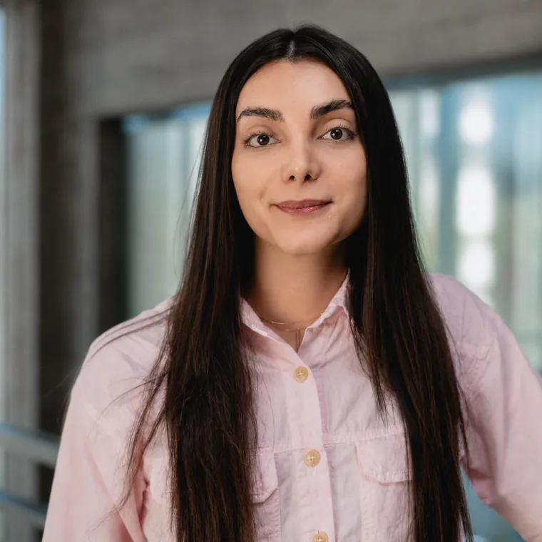 Ava, Frontend Developer at how.fm
