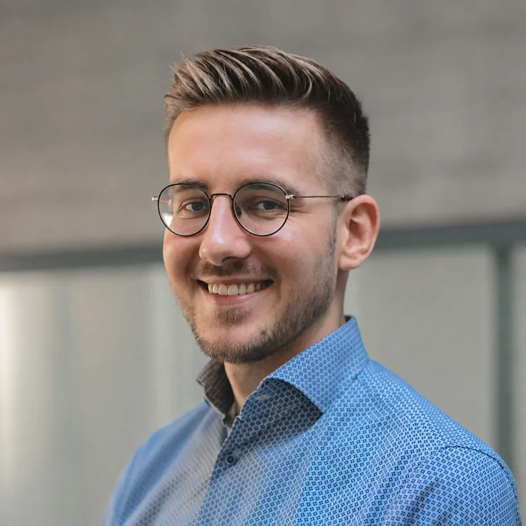 Vincent, Account Executive at how.fm